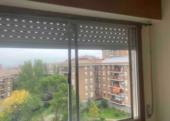 Piso amplio, iluminado y muy bien comunicado