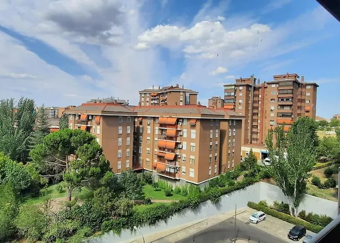 Piso amplio, iluminado y muy bien comunicado